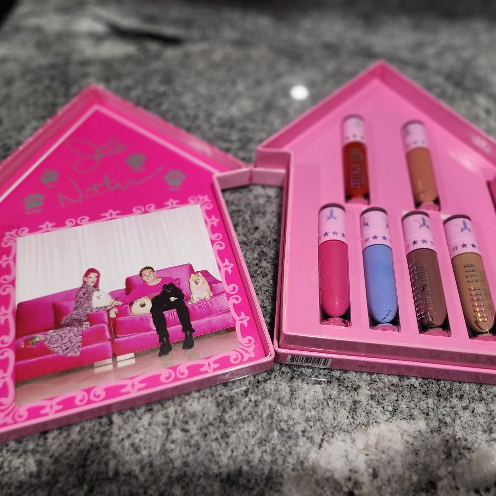 Jeffree Star Family House Collection